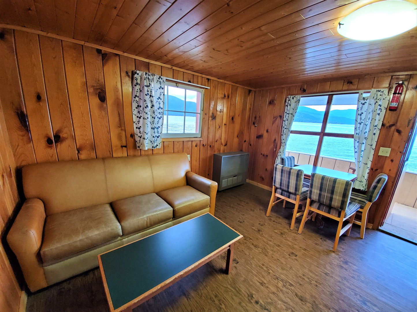 Cabin Shared 2 Bedroom - Deposit Package 1